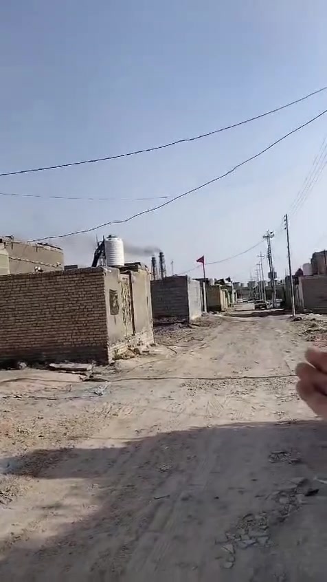 بيت زراعي للبيع 200 متر 
العنوان الصخيين بعد الجسر 
بالقرب من شارع ابو كميل 
بيت حلو ومرتب 
غرفتين وصاله كبيره 
مطبخ وديوانيه هيه واثاثها
صحيات داخليه وخارجيه 
طارمه جبيره وحديقه 
السعر 50 مليون وبي مجال
***********
