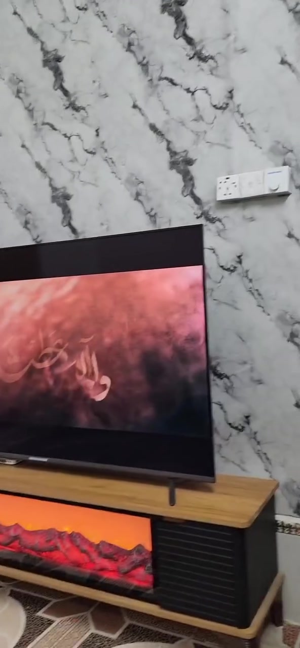 🏠بيت طابو صرف للبيع.. مساحته بالطابو 100م
واقع حال 103م
يتكون من..
 غرفة نوم
صاله 
مطبخ
طارمه
صحيات
العنوان// حي الغدير قرب مدخل الملعب  ضهر مدرسة الشباب

السعر../( 75 مليون ) وبي مجال
*********** واتساب موجود
***********
