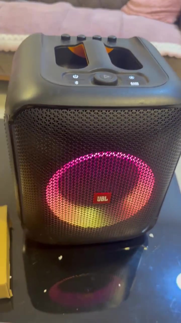 سماعة JBL نضيفه جداً ثنين مايك و سماعة سوني للبيع مكاني بغداد  ***********

