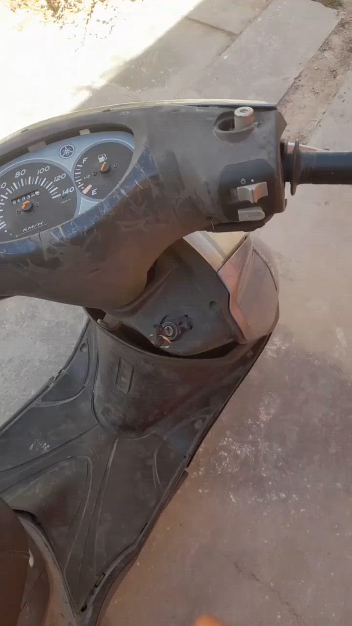 دراجه بريز للبيع تشتغل نكره بس بيها صوت مثل ما موضح بل فيديو ابيعلك كوم حديد 
السعر 200 قفل 
المكان الشواكه قرب التقاعد العامه
الرقم ***********
