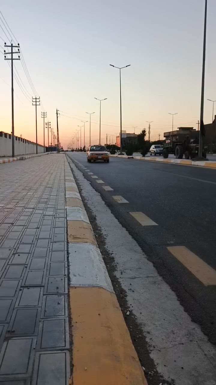 سيدان فيشة حمرة نضيف كلش للبيع شراي يتصل ***********
