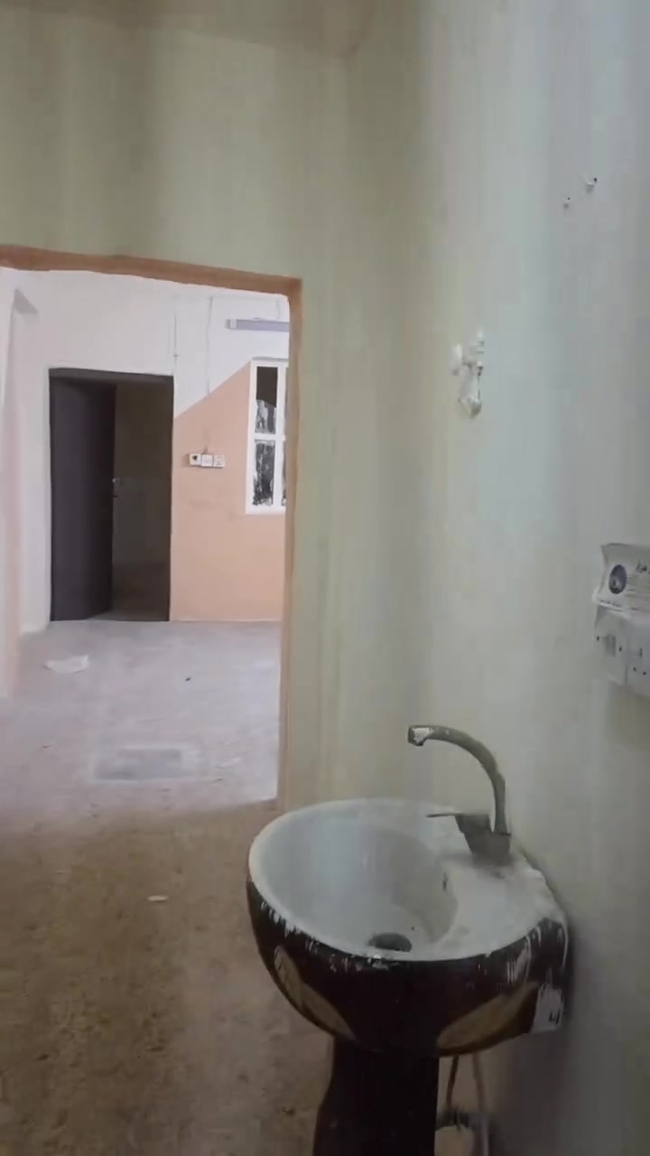 سلام عليكم من رخصت الآدمن بيت للأيجار بالشيخ عمر مجاور الدفاع المدني ( الأطفائية)سعر الأيجار ٤٠٠ الف مكلف بالنشر للأستفسار الأتصال ع الرقم ***********
