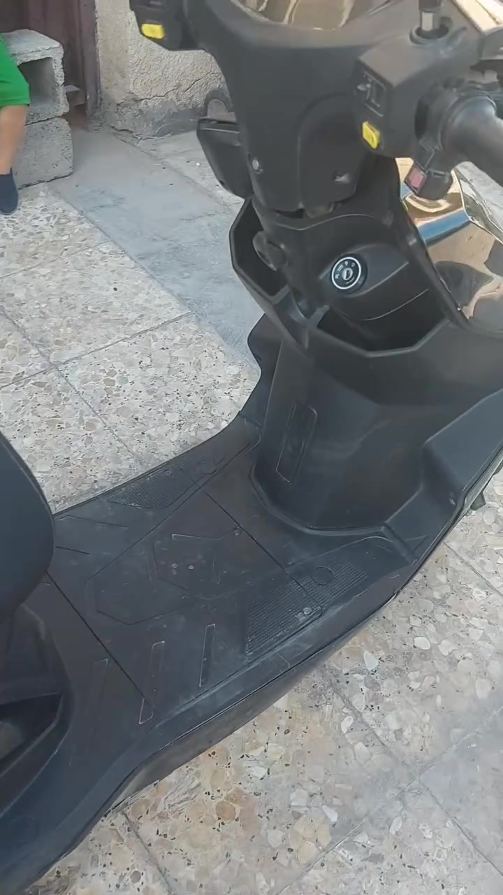 سلام عليكم دراجه شحن للبيع بطاريات كبار سته جدد دراجه تايراتهه نضيفه للملف 2000 السعر 425 الف العنوان بياع شرطه الخامسه رقم الهاتف *********** الاتصال على الواتساب او الرصيد
