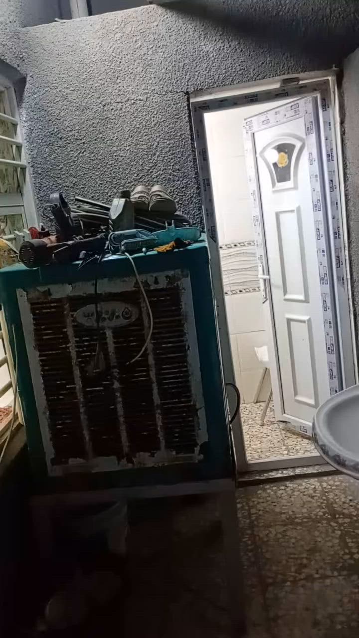 السلام عليك البيت البيع المكان بغداد حي طارق شارع مدارس ***********
