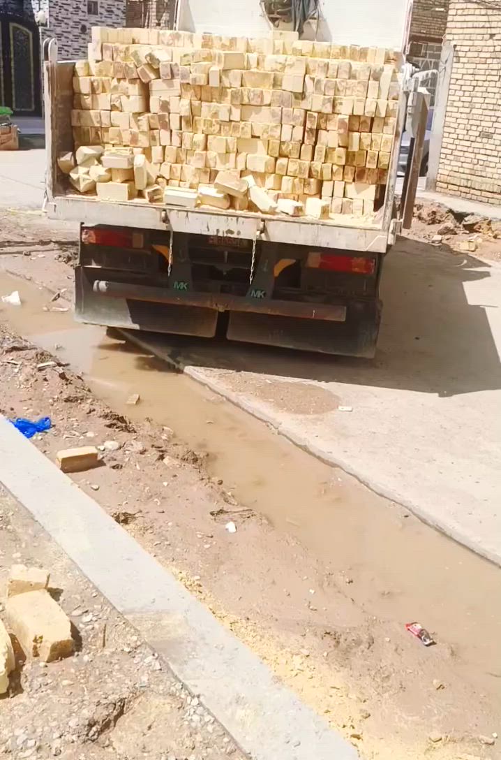 سلام عليكم طابوق درجه اولى واحد عله واحد قالب ولون ✅ وعدد شرط 4300 عله مكلاب ✅ سعار مناسبه 📲📞 👈 ***********
