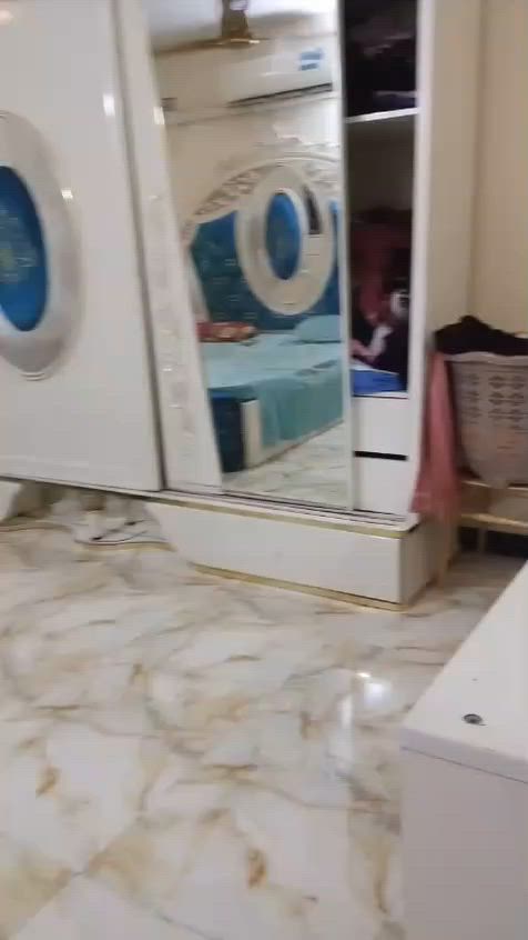 سلام عليكم غرفه تركيه للبيع سعر 600 بيهه مجال حك جيه العنوان الامين ثانيه الاتصال ع رقم ***********
