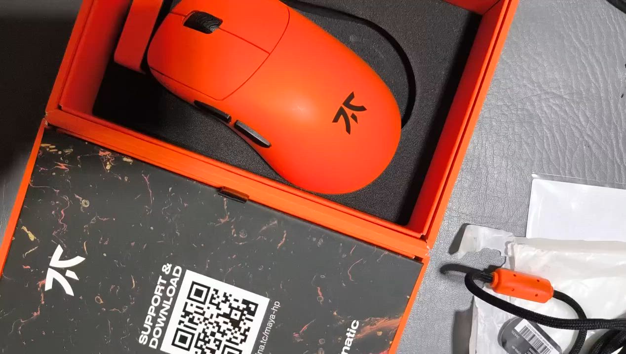 Fnatic x Lamzu Thorn Special Edition يتميز بلونه البرتقالي النابض بالحياة. [1]
يستخدم مستشعر Pixart 3395 لمتابعة دقيقة.

يوفر معدل استجابة يصل إلى 4000 هرتز.

يعتمد مفاتيح بصرية لتفادي الارتداد وضمان


**إذا كنت صاحب هذا الإعلان وتريد حذفه لأي سبب، رجاءا أرسل رسالة إلى الدعم الفني**