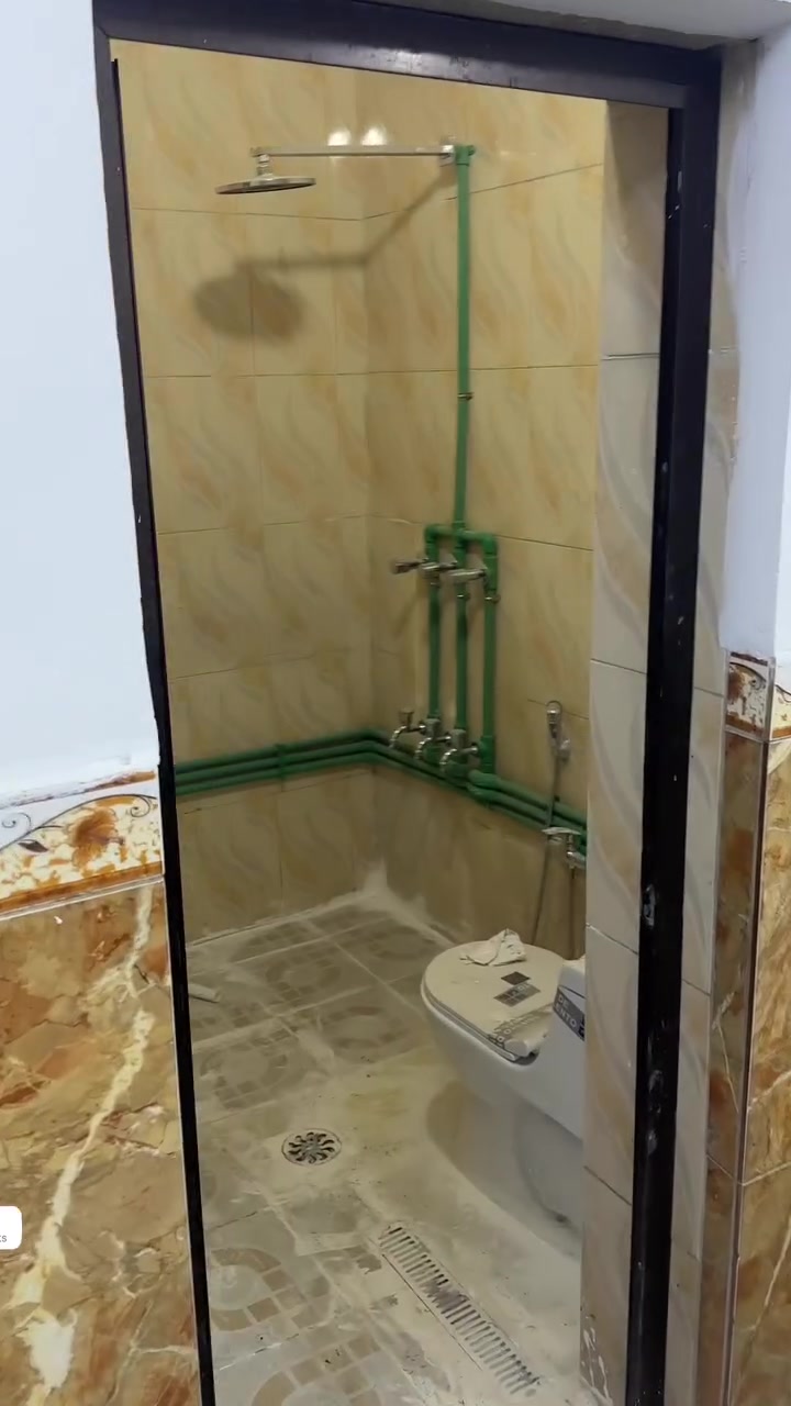 دار لليجار مساحه ٦٠متر طابق ارضي يتكون من مطبخ +خدمات +حولي +غرفه +سطح الموقع في حي الجوادين شارع جامع مام الرضه لاستفسار ***********متواجد واتساب
