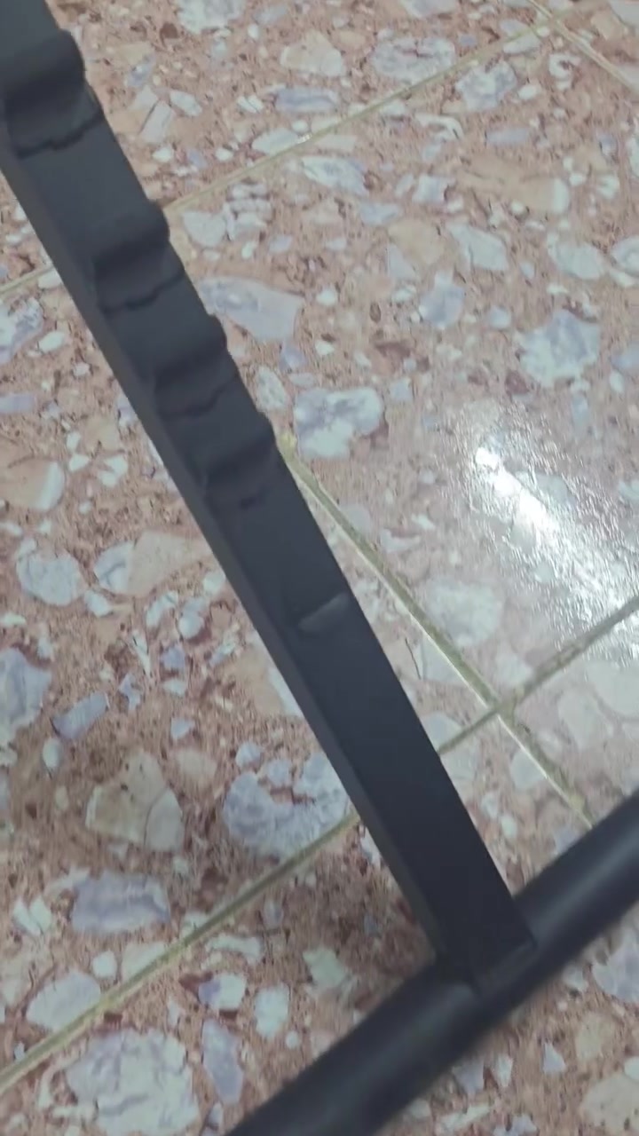 السلام عليكم 
جهاز رياضه ثقيل يتحمل اوزان عاليه
جديد غير مستخدم
السعر 60 الف
***********
***********
