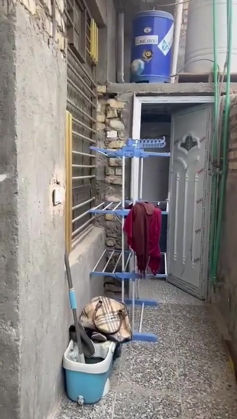 بيت للبيع قاطين زراعي الدوانم خلف السكه قرب سكلة ابو موسى المساحه ١٠٠ متر الواجهه ١٠×١٠ للاستفسار الاتصال بالرقم ***********
