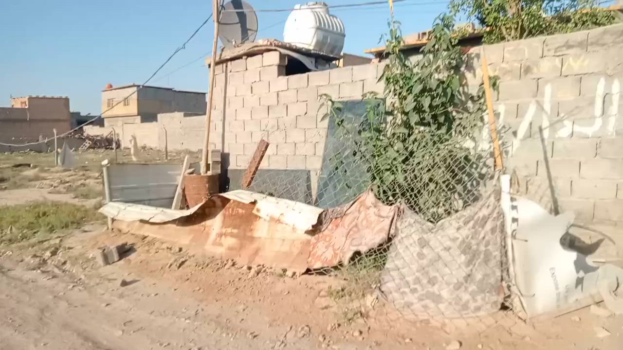 دار اللبيع منطقه خيرات البتول زراعي المساحه 230م الوجه 10ونزال 23بناء طابوگ اساس طابوگ البيت يتكون من غرف  عدد2صاله كبيره ستقبال ومطبخ +حمام داخلي +ترك خلفي  سقف سندويش سعر 50وبي مجال مكان المنزل قريب على الموالده علاء طائي واجه الفرع 9متر بي كهرباء +خطين ماء من البي كتاب والبي جديد اتصال على وات ساب***********
