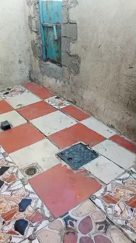 السلام عليكم بيت تجاوز على شارع القائد مقابيل امن الداخلي بس التصوير ظالمه الله شاهد الشراي يجي ويشوفه بعينه وبيت كبير وكله سيراميك وسقف ثانوي سعر ب18 وشراي يجي يشوفه وبخدمته ***********
