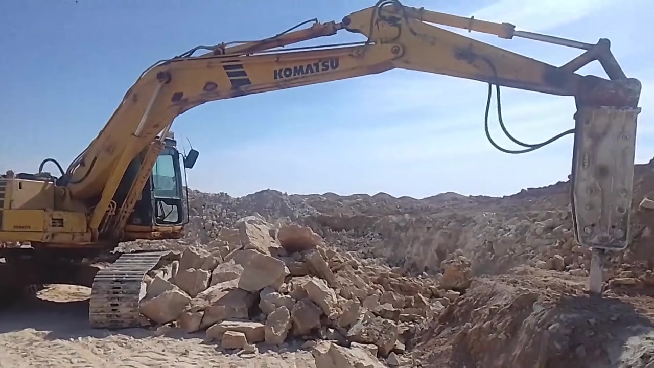 اسلام عليكم حفاره بطه موديل 2001 حجم 210 جاهزه لشقل وياه جب وكيله السعر دفترين ونص وبيه مجال شوي الشراي يتصل ***********
