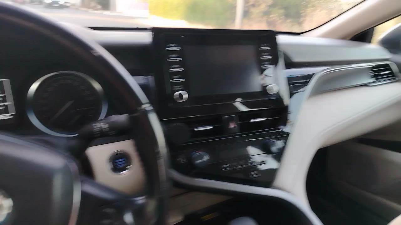 السلام عليكم.للبيع كامري 2023 GLE خليجي ماشي 55 الف مكفولة من toyota cihan رقم اربيل
للاستفسار ***********
السعر 220 ورقة
