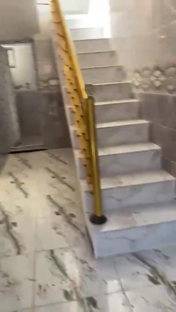 السلام عليكم
بيت للبيع مساحه ٥٠ متر في منطقة سويب قرب مظيف ابو الياس 
منطقه مخدومه مجاري +ماء + تبليط 
غرف نوم عدد اثنين و صاله و مطبخ و صحيات + سطحين 
للتواصل : ***********
