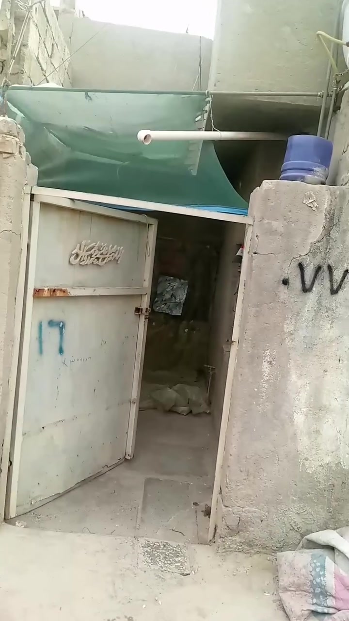 للايجار في سبع قصور الشارع العام مقابل الحمداني 
150من الاخير. 
***********

