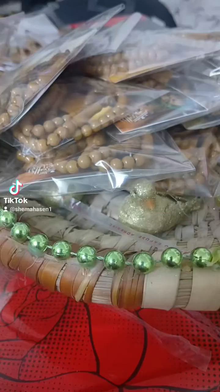 على حب الحسين عليه السلام، اجتمعنا وبهذه التوزيعات نحيي ذكرى عاشوراء 🖤🖤للمجالس الحسينيه وبأسعار مناسبه ويتوفر توصيل بغداد وجميع محافضات كل 40قطعة بس ب10وياها 10قطع هدايا الحجز على رقم وتساب ***********ملاحظه الى اهالي الكريعات اني من سكنه الكريعات
