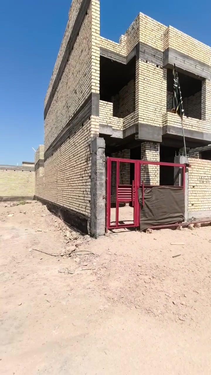 قطعه ١٥٠ متر حي الأمير شارع ١٥ وحديقه من جهت البرج
***********
