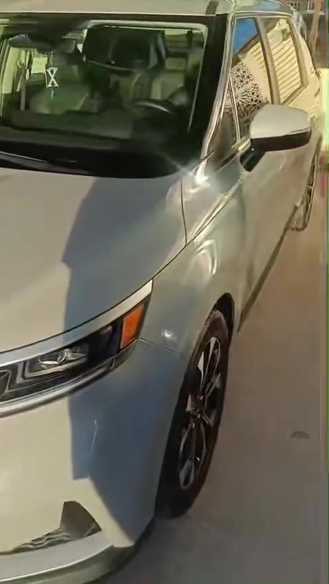 🚗 كيا كرنفال 2024 للبيع

📍 المواصفات:
🛣️ ممشى 40,000 كم فقط
🇺🇸 وارد أمريكي
🚧 حادث خلفي بسيط فقط

🛡️ الحالة والعناية:
🛡️ محمية بالكامل PPF ضد الخدوش
🌞 تغليف ضد اشغة الشمس لزجاج السيارة

⚙️ المواصفات:
🔝 فول كامل ما عدا فتحة السقف
🤖 قيادة ذاتية
❄️ تدفئة مقاعد
📦 بقية المواصفات معروفة

📍 المكان: النجف

💰 السعر: 290 وبيها مجال بسيط

📌 السيارة مصروف عليها وبحالة ممتازة 
للتواصل 📞 ***********
