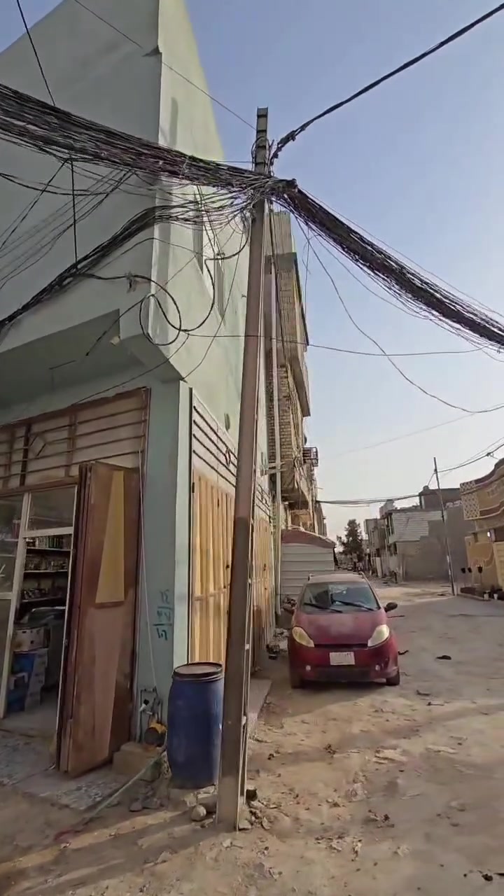 بناية للبيع 75م بناء طابوق داخل الحي ليست تجارية محلات 2وشقة وارد 600الف بشهر حي الزهور گاع محمد حلوة سند 25اقرار محكمة للاستفسار اكثر اتصل ***********
