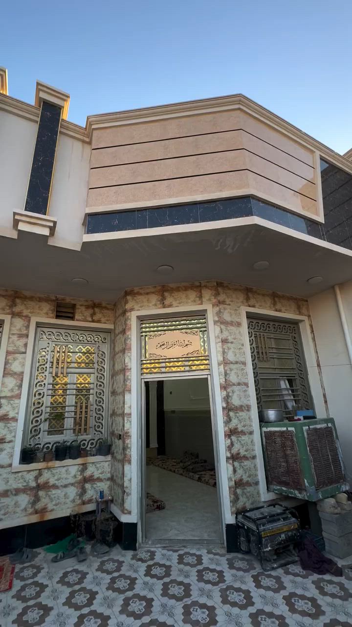 بيت للايجار
📍حي جبيل 
غرفتين نوم وصاله ومطبخ واستقبال معزول جاهز 
ب 300 
للاستفسار /***********
واتس اب فقط
