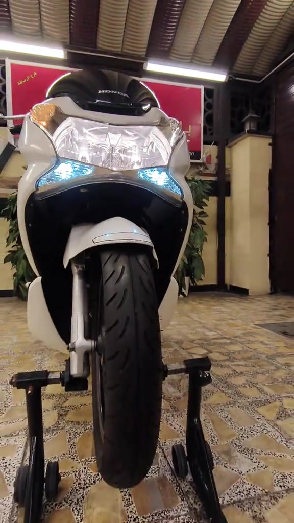 للبيع ( PCX) الجيل الأول ( ياباني) للاستفسار/***********/ حاوية رمبة مكفولة كفالة عامة من معرض دبي لبيع الدراجات اليابانية والكهربائية الاعضمية قبل خروج الكم بإدارة مهند الدبي
