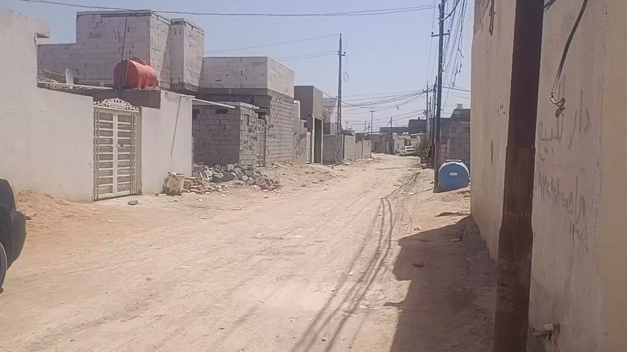 السلام عليكم بيت 100 متر مربع العنوان كوفه البراكيه شارع المعمل قفا جامع الخزاعل تفاصيل بالفيديو السعر 15 وبي مجال الاتصال بالرقم ***********
