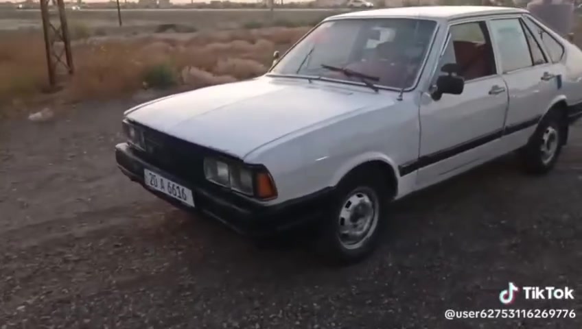 برازيلي 1986رقم نكليزي بسمنه 
كير محرك مكفولات 5 نمر تايرات تخم نظاف 
سياره معمره بدون ظربه 
سعر 24
العنوان ديالى الغالبيه
***********
