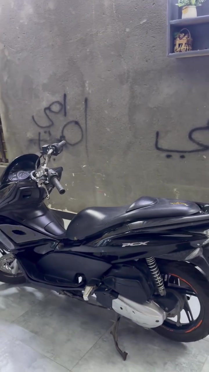 دراجه bcxلجيل لاول للبيع دراجه نضيفه ما مفتوحه المكينه سعره مليون وبيه مجال رقمي***********
