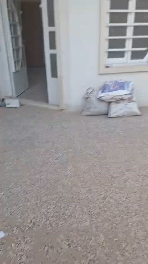 للايجار
بيت 150 متر  زيرو طابقين 
 3غرف نوم وآستقبال 
ومطبخ هول فوك وجوا خدمات 2 كراج 
حي جهاد ديوان المخابرات 
الايجار 800 
***********
