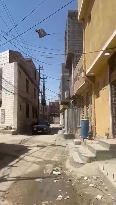 السلام عليكم يوجد دارمساحة ٩٠متر طابق ونص مسلح بلوك عتبه درجه اولى يحتوي على استقبال ومطبخ وغرفة نوم عدد ٢ وصحيات عدد٢ داخلي وخارجي وترك خلفي وامامي سند٢٥ إقرار محكمه من صاحب الارض يقع في كربلاء خلف شارع مستشفى الكفيل شارع المشايه قرب النهر كافة الخدمات ماء مجاري كهرباء تبليط شارع ٨متر السعر مناسب جدا جدا جدا يصلح حسينه او دار سكن لاتصال*********** 
***********
