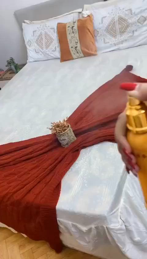 غرفه نوم ٥قطع نظيفه كلش
السعر ٣٠٠الف 
مكان القاهره 
***********
