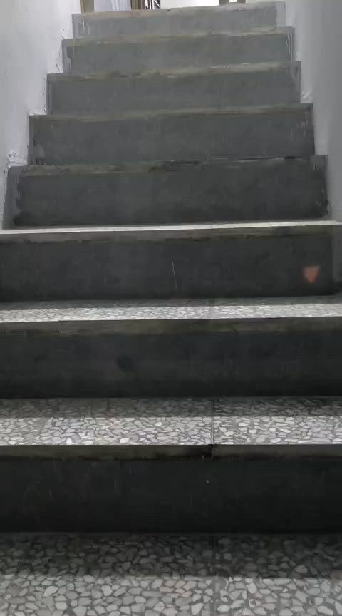 شقه للايجار حي الوفاء غرفه وصاله ومطبخ وصحيات نضيفه كلش سعر الايجار 250 الاتصال ***********

