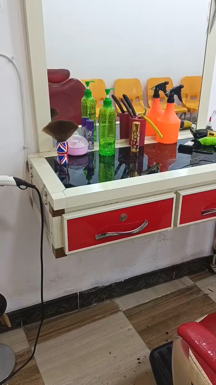 سلام عليكم ميوزه عدد  3 مع مراياتها أمامي وخلفي مع البوفيه أم الرفوف فول نضيفات الميوزه طبقتين ديكور يخبل سعرهن كلهن ب 225  مكانهن كركوك


**إذا كنت صاحب هذا الإعلان وتريد حذفه لأي سبب، رجاءا أرسل رسالة إلى الدعم الفني**
