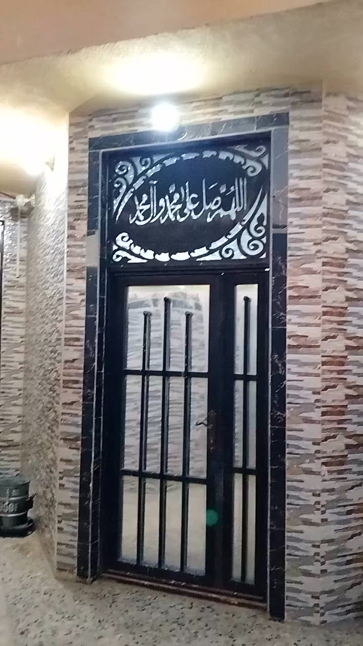 السلام عليكم ورحمة الله وبركاته 

بيوت عدد 2 للبيع مساحة 150 متر لكل بيت 

العنوان البوبيات حي الزهراء عمود 109 الفرع الاول القصير 

سند 25 اقرار محكمة مشمول بالتطويب 

كامل الخدمات ماء +مجاري +كهرباء + انترنت كيبل ضوئي 

عرض الشوارع 10 متر والفرعي 8 متر 

كل شي نظامي من تقطيع وخدمات

فرع البيوت جهة واحدة كما واضح في الصورة بدون جيران مقابلهن 

البناء درجة اولى طابق واحد غرفة نوم واحدة 

السعر 150 مليون للبيت الواحد من المالك مباشرة بدون دلال 

للأستفسار وباقي التفاصيل على الارقام 

***********

***********
