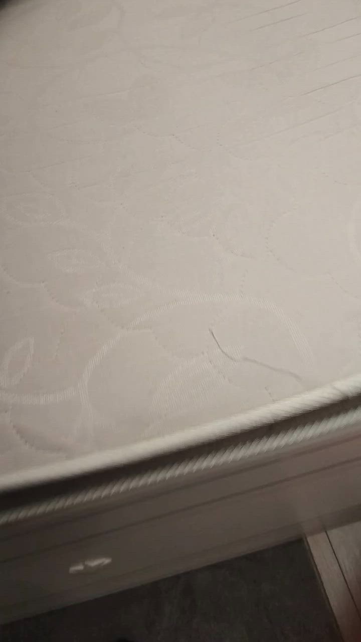 دوشك سبرينگ قياس ١٢٠ *٢٠٠ 
٦٥الف


**إذا كنت صاحب هذا الإعلان وتريد حذفه لأي سبب، رجاءا أرسل رسالة إلى الدعم الفني**