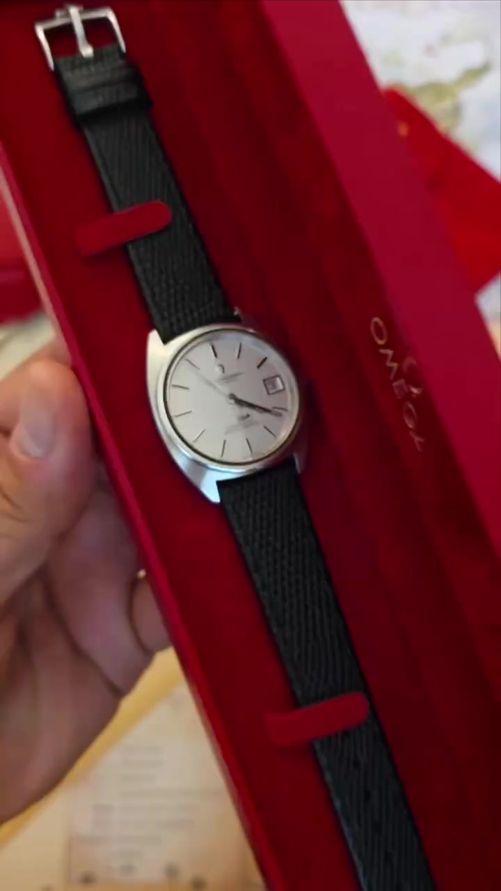 #Omega_Constellation
#ساعة_أوميغا كونستليشن اوتوماتيكية كلاسيكية رجالية 
انتاج  عام 1969
کونستلیشن کرونومتر أوتوماتيكية 
1011 العيار المكينة 
قطر 35 مم

استفسار ***********☎️
 #ساعات_كروب_ساعة

