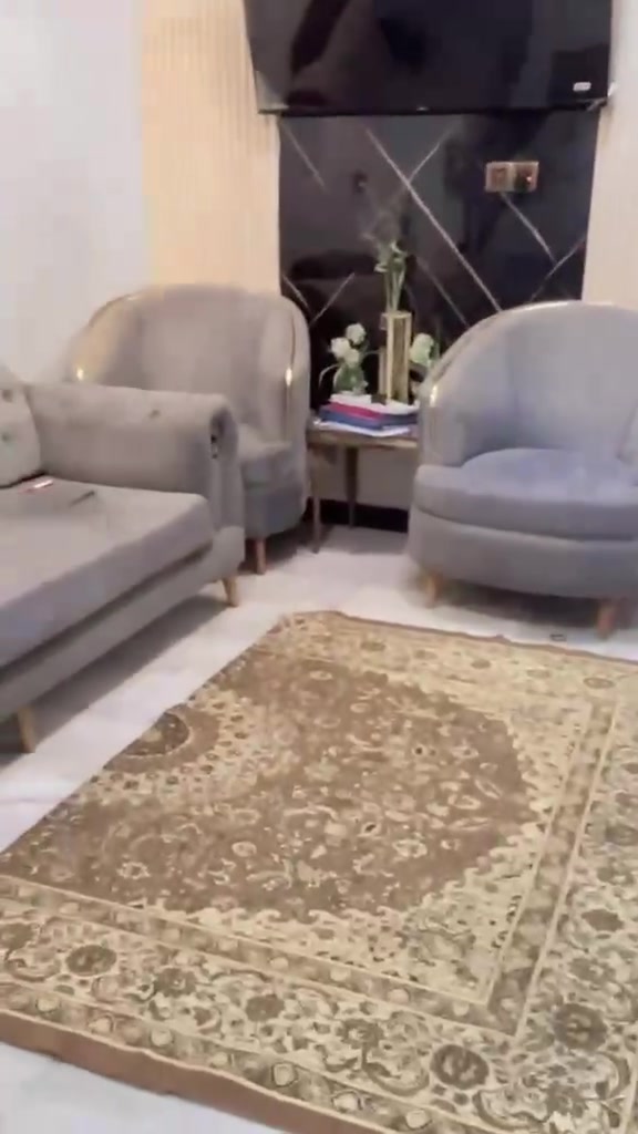 السلام عليكم متوفر هذا التخم مع البردات للبيع مكاني بغداد البنوك للاتصال *********** هذا الرقم متوفر بي فقط واتساب
