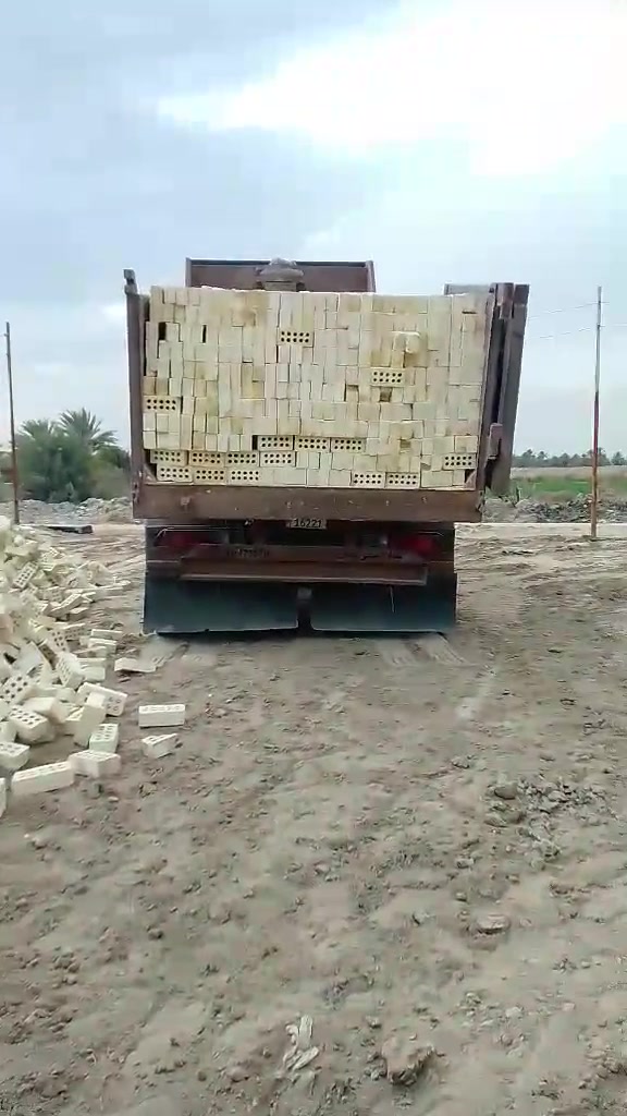 شركة الطابوق((( للتجهيز كافة البنايات))) والمجمعات السكنيه والمقاولات طابوق جمهوري درجه اولى خالي من الأملاح خاضع للفحص المختبري ذو قياسات حقيقيه قالب ((ستندر)) للاستفسار لاتصال للأرقام التاليه
 /***********/ ***********/

