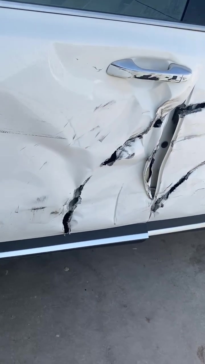سورنتو ٢٢ خليجي فول مواصفات ماعده كامرات ٤ سابقن نص بنيد  وانضربت عدي وريد ابيعها عله حطتتهه ٦ سلندر ٧ راكب  سعر ١٨٥  رقمي ***********
