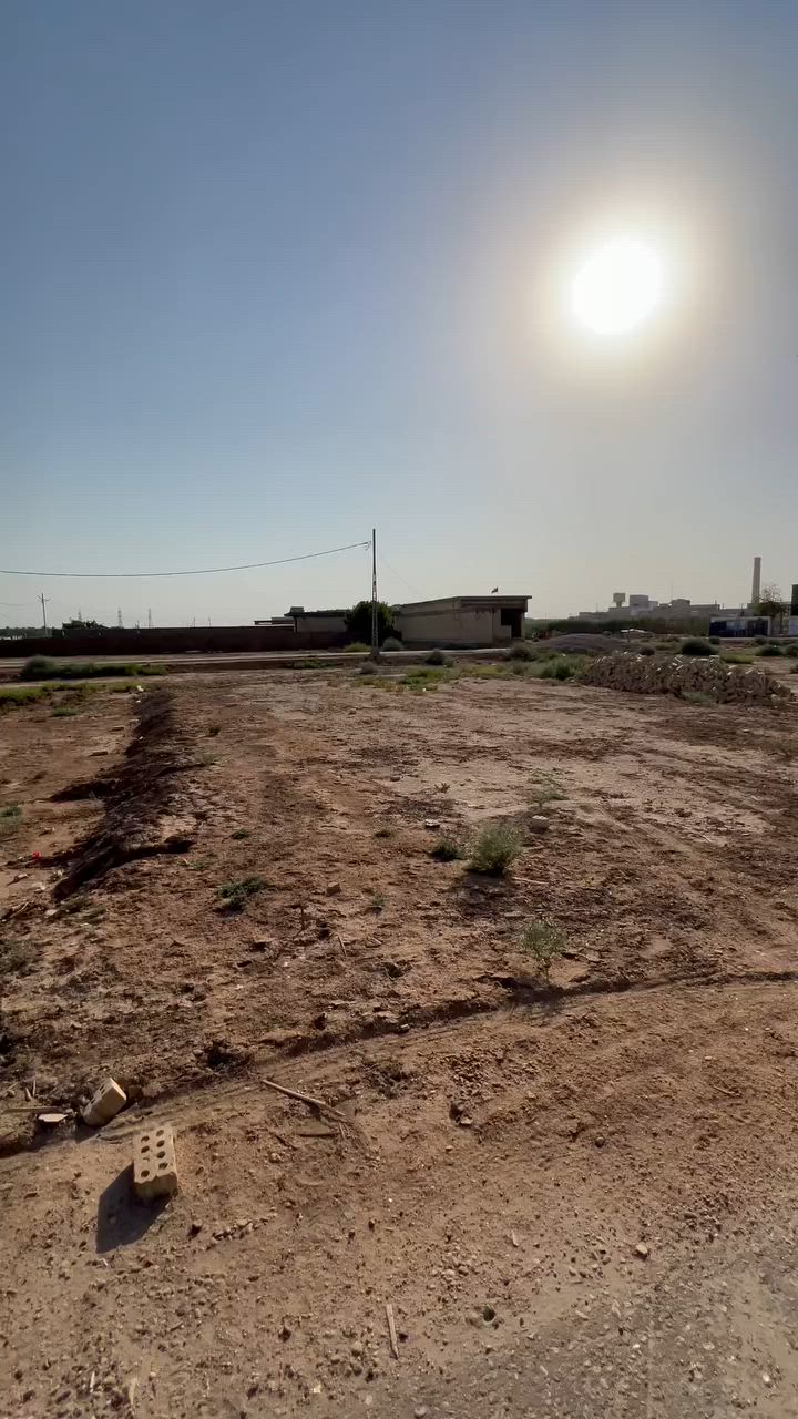 🔴قطعة للبيع مساحه 306 متر
الواجه 18 متر
النزال 17 متر 

مدفونه و جاهزه للبناء 🪏🏠🏗️
و ايضاً تباع قطعتين مساحه القطعه الواحدة 153 متر 
متوفر كافه الخدمات 
شبكه مياه 🚰و كهرباء 💡و تبليط 🏘️

📍حي المعلمين طريق السيد إبراهيم على خط النفط 

للاستفسار 
***********
ناطق الربيعي
