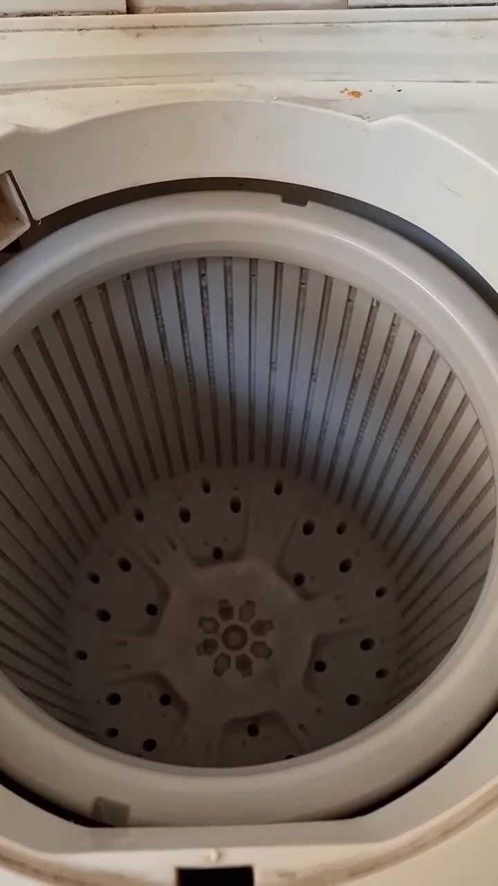غسالة LG للبيع 
غسالة كلش نظيفة غسل وتنشيف شرط كلشي مابيها لا خيسان ولا زنجار ومثل ماموضح بالصور
السعر 70الف وبيها مجال شي بسيط بيع مستعجل ✔️
ملاحظة الخاص مفتوح فقط الي يحب يستفسر غير هذا حظر