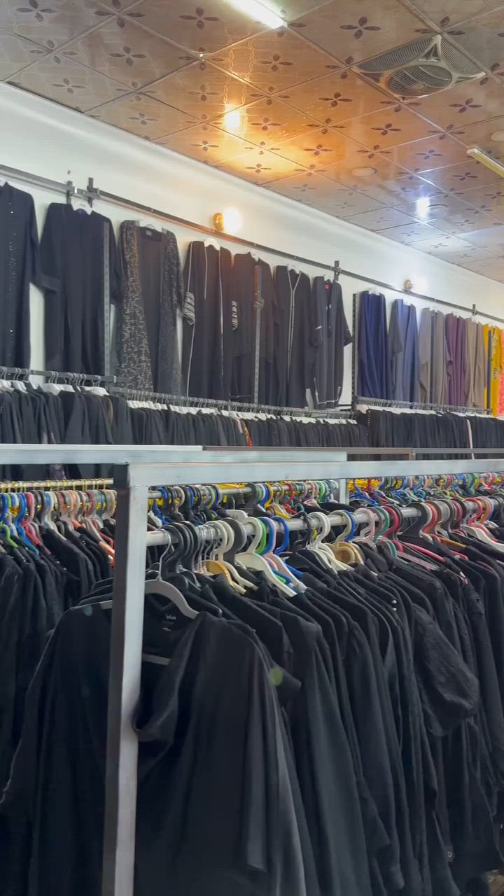 كسر كل الأصناف 
نسائي رجالي 
أطفال 
موديلات وقطع جنن
العنوان الكوت الخاجيه شارع ٤٠
مقابل أفران بركات الحسين 
مقابل مجمع اوكسجين الطبي


**إذا كنت صاحب هذا الإعلان وتريد حذفه لأي سبب، رجاءا أرسل رسالة إلى الدعم الفني**
