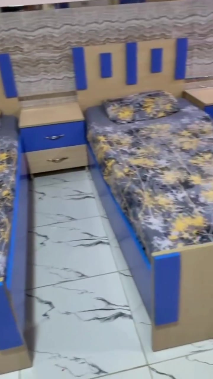غرفه متكونه من٣ اسره و٣ كنتور و٣ ميز مجريات وميز مرايه واحد للبيع نظيفات تفصال فصلتهم عد أهل المطابخ خشبهم ضد الماي ابيعهم مفرد أو كلهم هذا رقمي واتساب *********** السعر ٢٥٠
