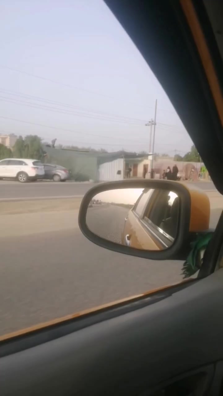 السلام عليكم سياره جلي للبيع مكينه وقير كورولا تبريد شغال عنوان ناصريه سوق الشيوخ  رقم التلفون واتساب موجود  ***********
