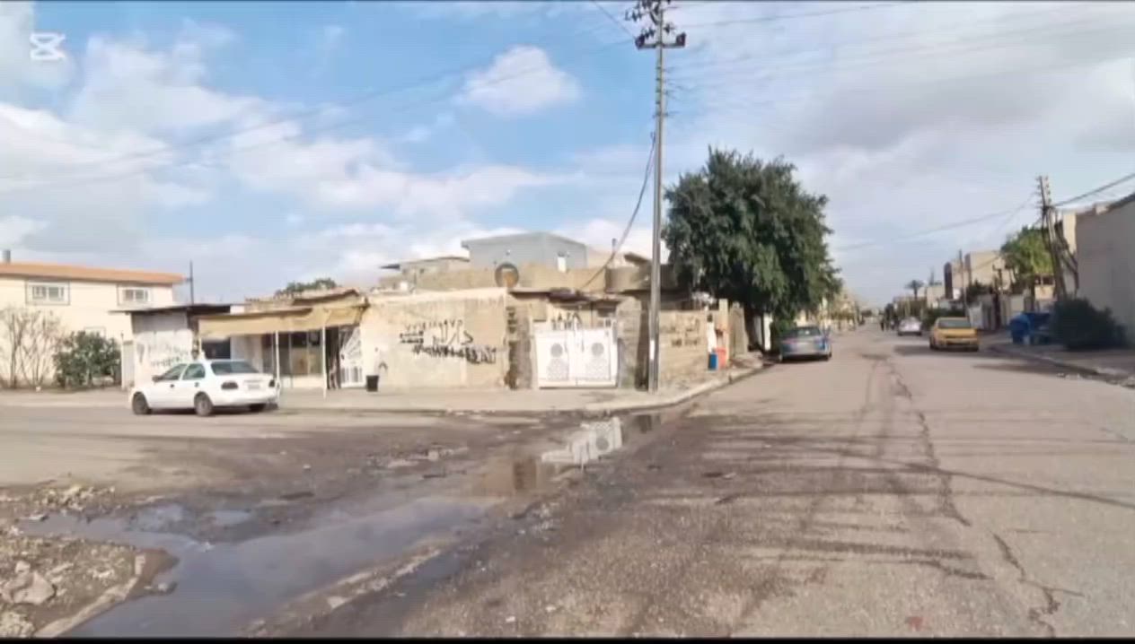 سلام عليكم البيت للبيع ركن  مساحه 200متر واجه 10 عرض 20 رقم بلديه بطاقه والوراق ماله موجود للاستفسار خاص او على رقم ***********
