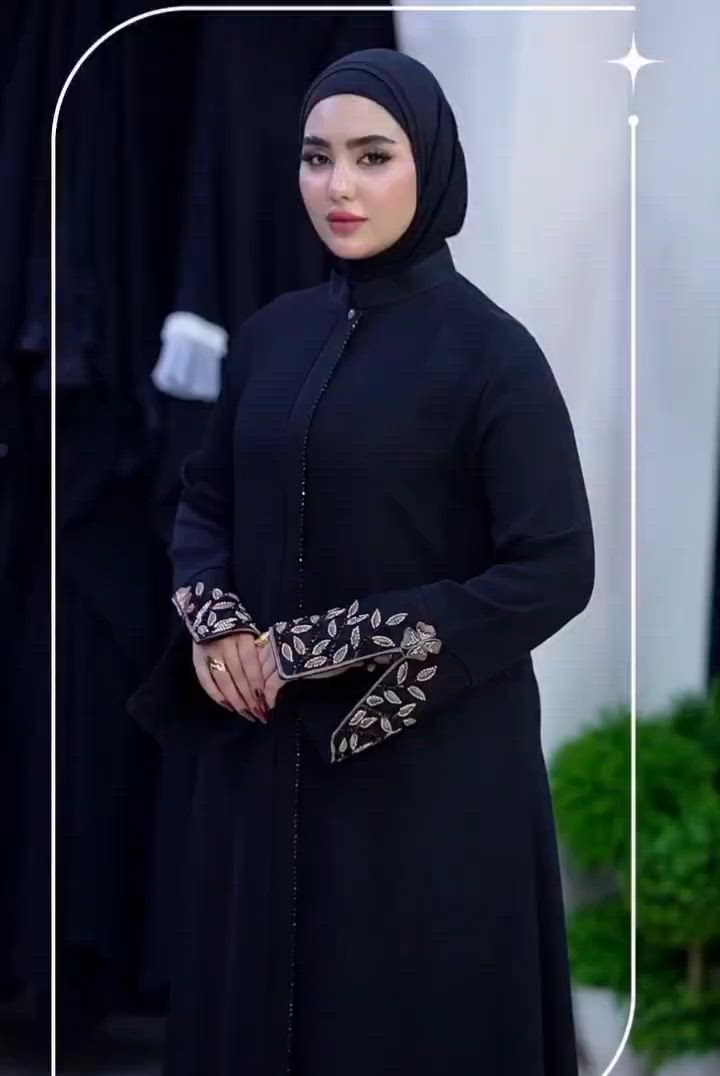 الحجز واتساب فقط 
***********
_ قماش جرجيت أنترنيت الأصلي 
_ سواد فاحم جداً شرط الفحص 
_ متوفر كل الأوزان والقياسات 
_ السعر 40 ألف والتوصيل مجاني
شنو المقاسات والأوزان المتوفرة بالضبط؟ لأن مكتوب كل الأوزان والقياسات بس ما مذكور الأرقام.: 
كل المقاسات متوفره 
هل الحجز يكون مع دفع عربون لو بدون؟ وشكد مدة تثبيت الطلب؟: 
بدون عربون 
وين موقعك/أي محافظة حتى الزبون يعرف منين يتم التوصيل أو الاستلام؟: 
السماوة
هل أكو فحص قبل الشراء، وإذا إي وين يكون الفحص؟: 
فتح الطلب امام المندوب بعدها من حق الزبون فحص الطلب حتى لا يحصل تلاعب من الزبون او تبديل القطعة في حال الراجع 
السعر 40 ألف ثابت لو يختلف حسب القياس/الكمية؟: 
ثابت 