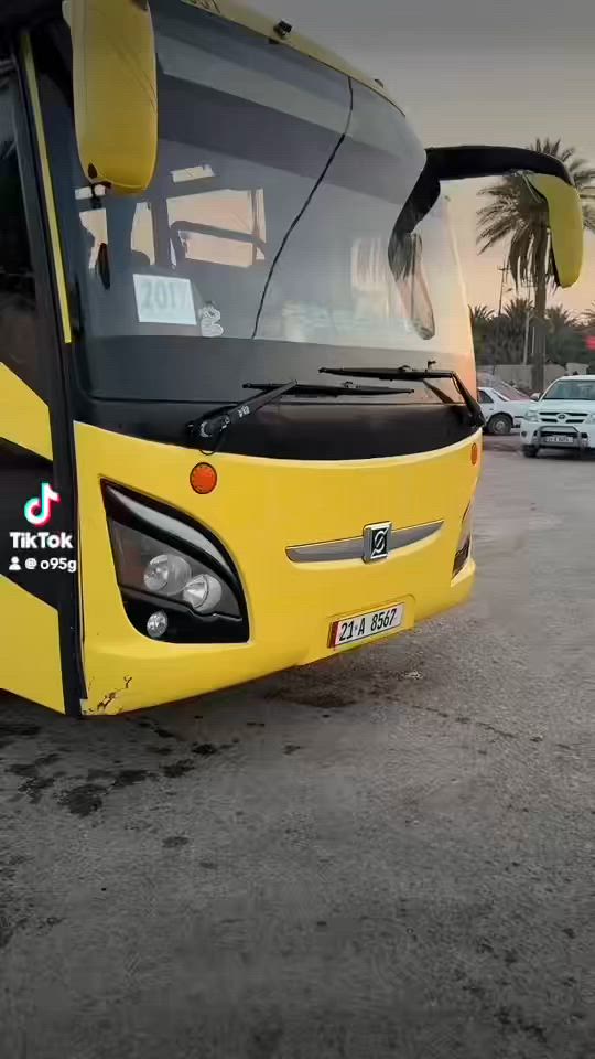 سلام عليكم باص ٣٦ نفر جاهزه ع اخر حبايه تخم تاير حداده كلج جديد مكينه خير من الله ٦ سلندر تبريد مركزي كشن سايق مال اكتروز حواجب وكشن سدر هم مال اكتروز جاهزه للشغل كبل 
للبيع او ( مراوس )للاستفسار ***********

