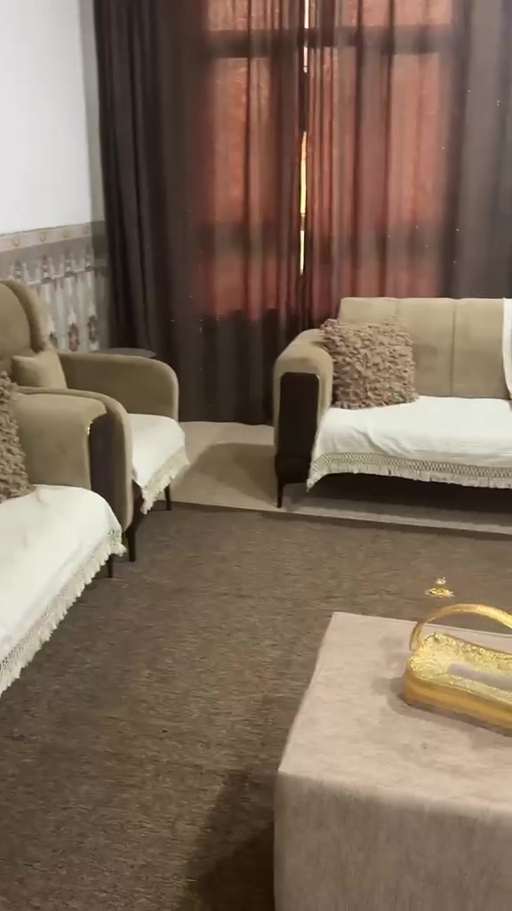 اغراض جديدة للبيع استعمال قليل وبيه مجال الاتصال علي الرقم ***********
