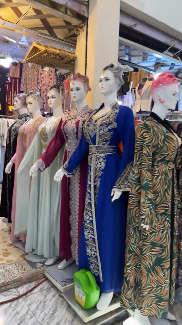 السلام عليكم
محل معروض للبيع
مع البضاعه والملكانات
العنوان /الرمادي شارع الاورزدي وسط شارع الاورزدي 
مقابيل اقمشه بشير الكبيسي داخل القصيرية
للتواصل***********
